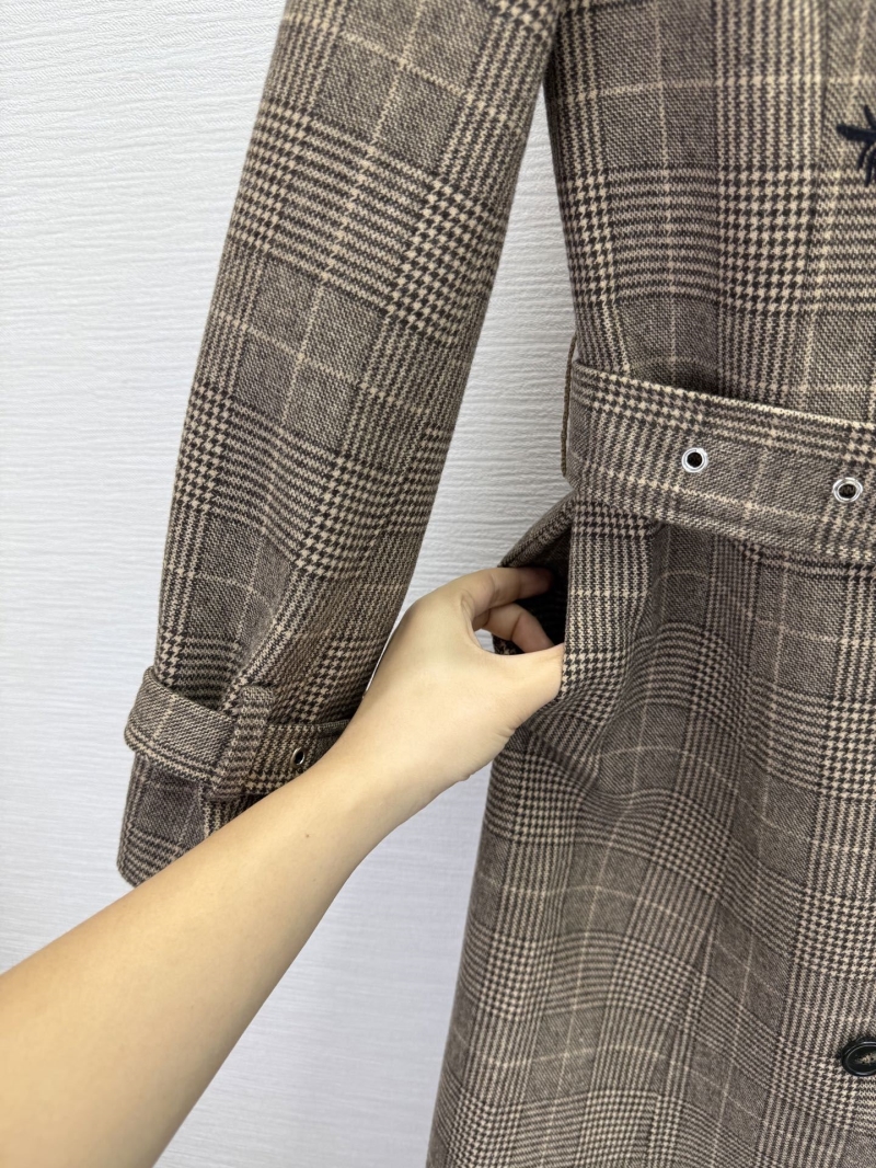 chr1st1an D10r outwear